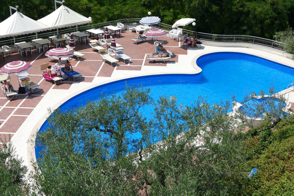 Hotel L'Ulivo Mirabella Eclano Eksteriør bilde